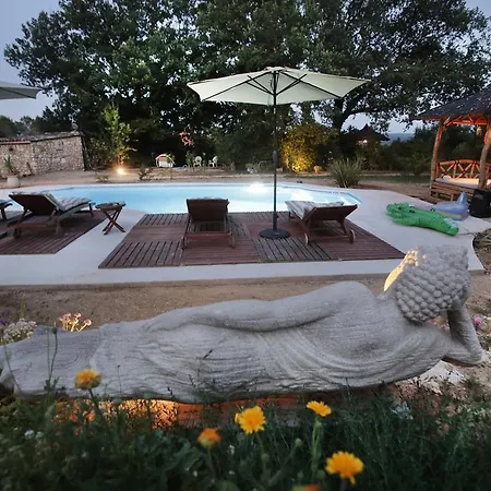 Mas D'alphonse Bed and Breakfast Aigremont